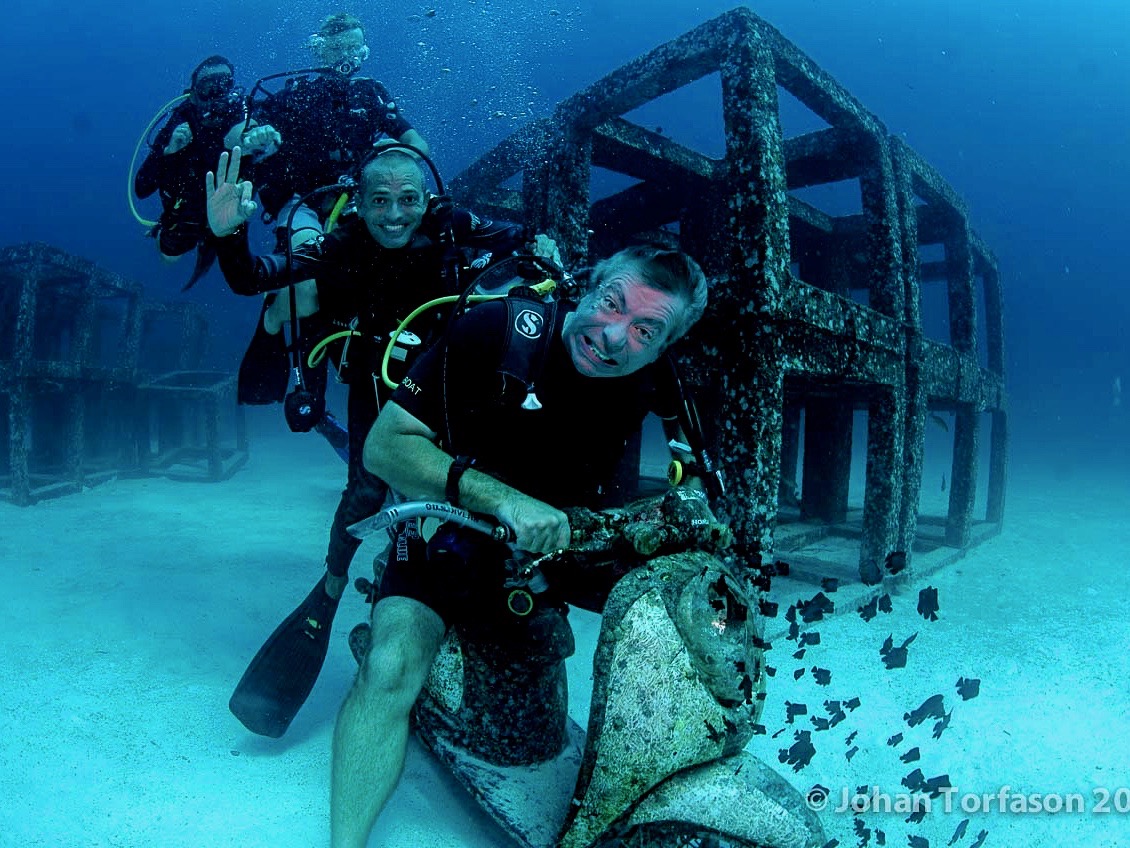 Party Life of a Diving Instructor